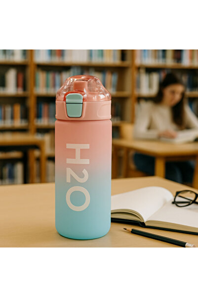 Tohana زجاجة مياه بلاستيكية بألوان الباستيل H2O مع غطاء ومقبض سعة 670 مل