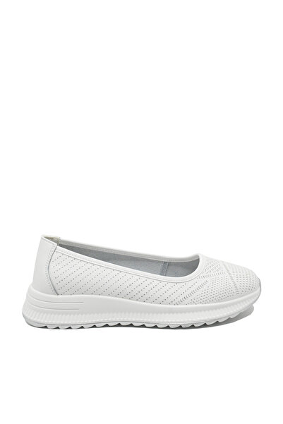 gallop Women's Casual Shoes White