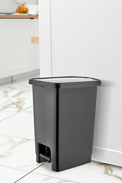 Estava Home Pedallı Çöp Kovası 15 Litre Siyah