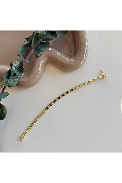 Alice İsstanbul Black Stone Bracelet in the Middle