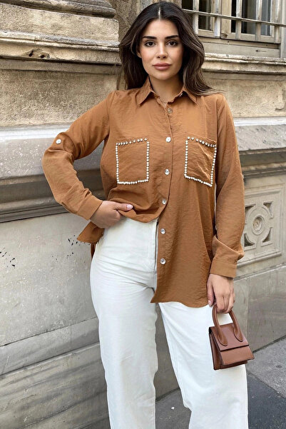 STİLVİA قميص نسائي مزين باللؤلؤ البني، جيب مزدوج، ظهر مطوي، مقاوم للتعرق، قما...