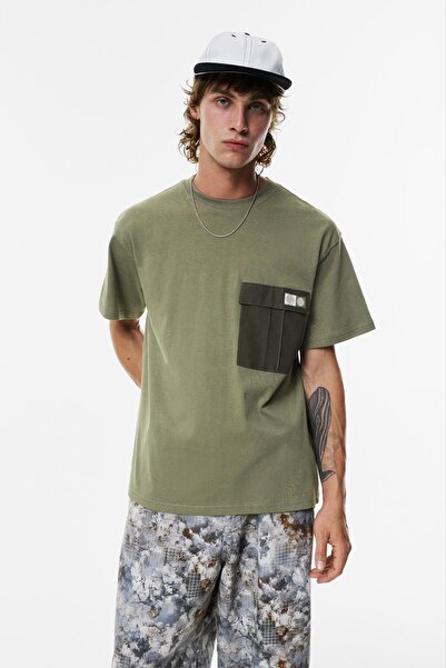 Pull & Bear T-shirt with nylon pocket
