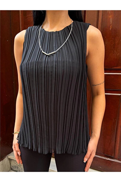 STİLVİA Black lined pleated sleeveless blouse