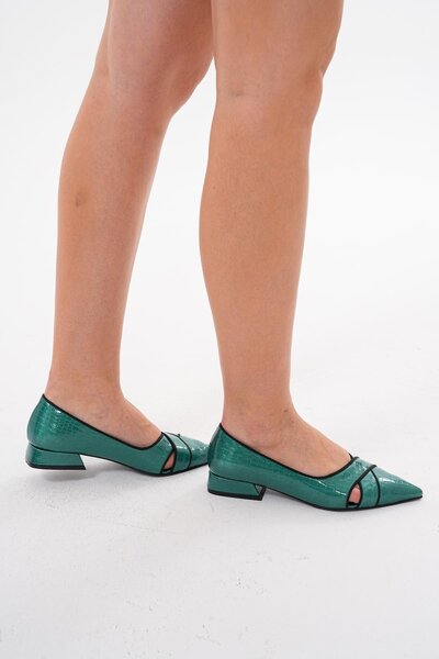 golden heel Green Printed Patent Leather 2 cm Heel Pointed Toe Heel Ballerinas