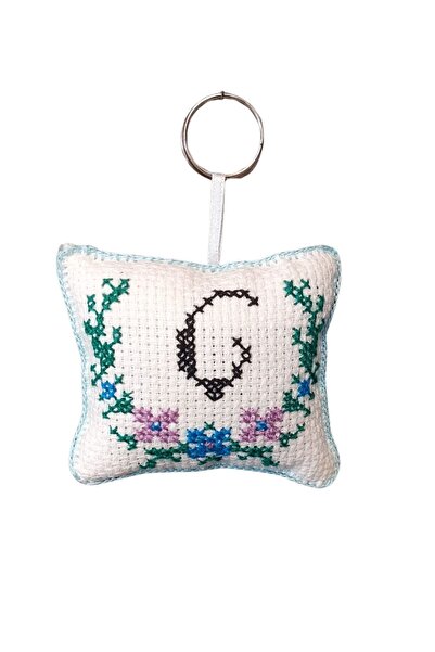 Uretti - Sibel 2453 3983 Handmade Letter C Cross Stitch Keychain