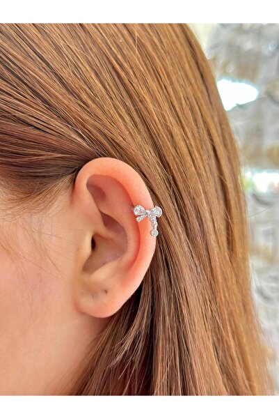 BY YASİN TOPÇU Çelik gümüş renk fiyonk taşlı sallantılı kıkırdak küpe