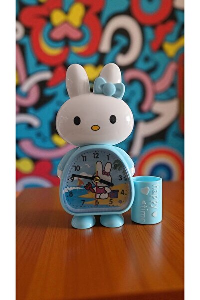 FAMEMUS ACCESSORY Hello Kitty Masa Üzeri Hem Çalar Saat ve Kalemlik Boyut 20 cm