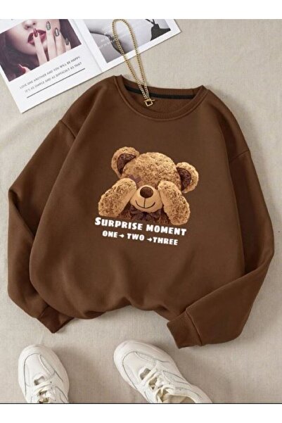 Harajuku Style تيشيرت نسائي بياقة دائرية مطبوع عليه دمية دب بني مخجل
