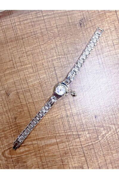 LOOQ Mimimal Women's Wristwatch with Heart Figure