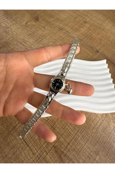 LOOQ Mimimal Women's Wristwatch with Heart Figure