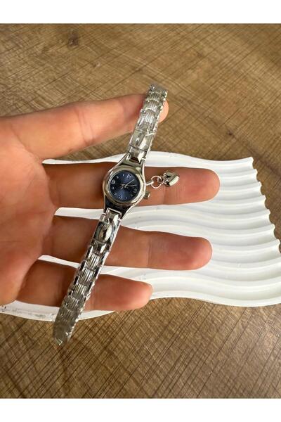 LOOQ Mimimal Women's Wristwatch with Heart Figure