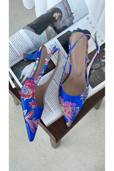 Letafia Valley Ethnic Pattern Low Heeled Shoes