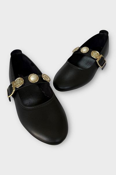 Liger Women's Pearl and Seal Accessory Strap Ballerina Black