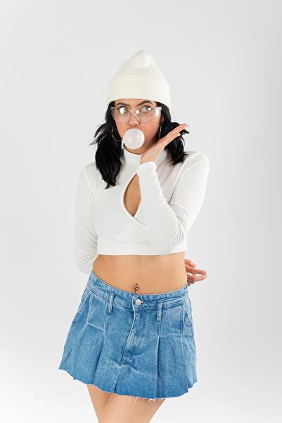 Bak Moda Decolteu bust Guler înalt Crop alb pentru femei