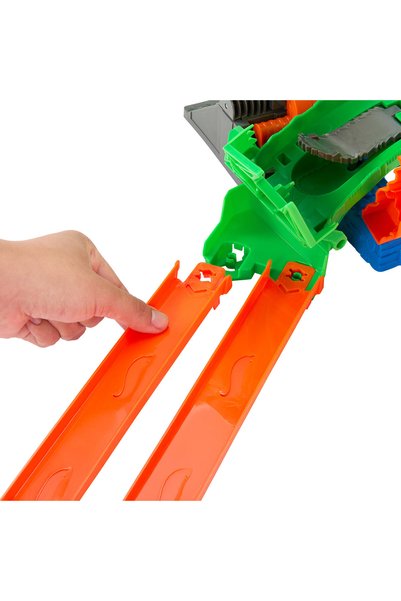 HOT WHEELS Set de jocuri Monster Trucks Rechin și Dinozaur împotriva Dragonului înfricoșător JFR06