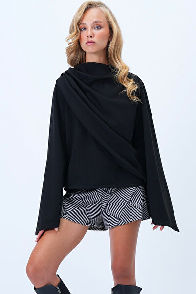 Trend Alaçatı Stili Schwarze Damenbluse mit Rundhalsausschnitt und breitem Schnitt und selbstwickelndem Detail Alc-X14420