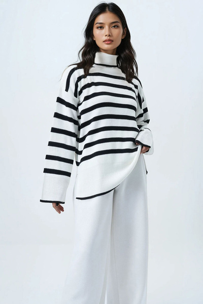 Trend Alaçatı Stili Πλεκτό πουλόβερ εκρού με ριγέ σχέδιο και λαιμόκοψη ζιβάγκ...