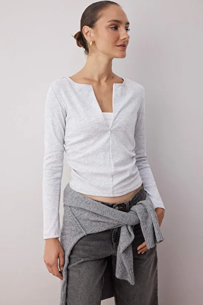 Trendyol Collection Grey Melange Fitted/Bodycon Couple Look Half Zipper Double Layer Knitted Blouse Twoaw26Bz00031