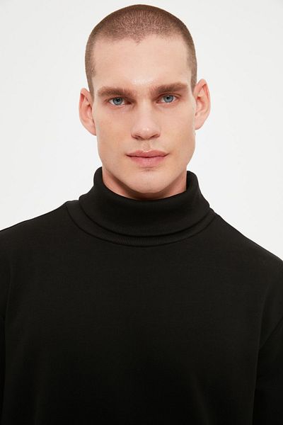 Trendyol Collection Μαύρο φούτερ με κανονικό/κανονικό κόψιμο με ψηλό γιακά χωρίς αναχώρηση TMNAW22SW0619