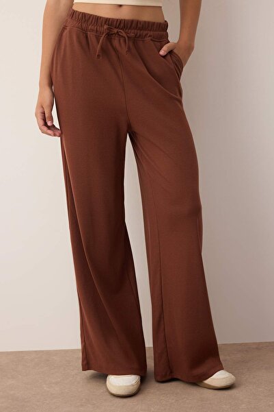 Trendyol Collection Καφέ εποχιακό πλεκτό φούτερ με φαρδύ πόδι/πλεκτό φούτερ με φαρδύ πόδι με λεπτομέρεια TWOAW26EA00005