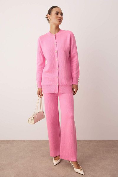Trendyol Modest Rosa Perlenknopf-Strick-Unter-Oberteil-Set TCTAW25US00035