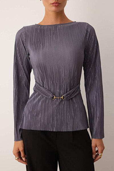 Trendyol Collection Antracitový střih/přiléhavý doplněk Detailní plisovaný stojatý límec Pružná pletená halenka TWOAW26BZ00112