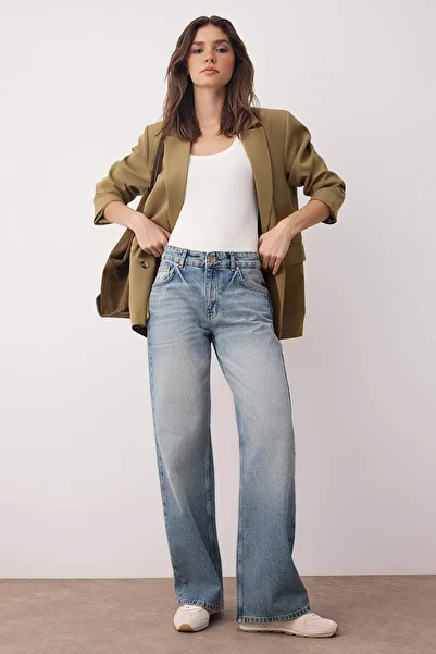Trendyol Collection Blugi albaștri cu talie normală, picioare largi, cu picioare largi TWOAW26JE00078