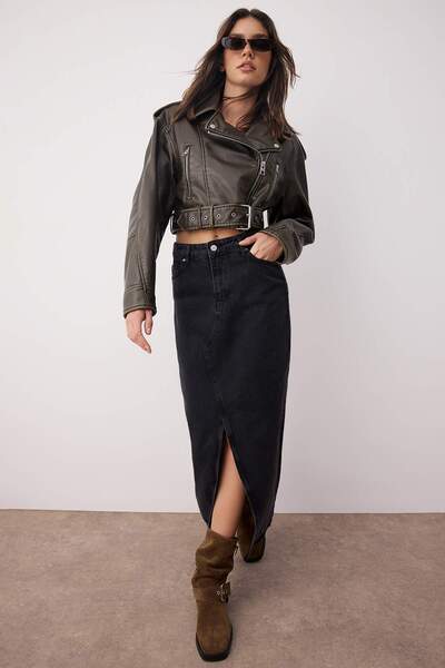 Trendyol Collection Fusta neagră din denim maxi cu fante mai sustenabilă TWOSS23ET00289