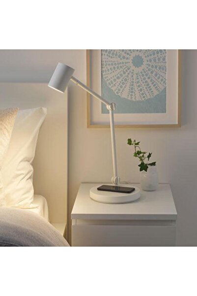 IKEA Kablosuz Şarjlı Çalışma Lambası, Beyaz, Abajur Gnş: 7 cm  Yükseklik: 67 cm  Taban çapı: 21 cm