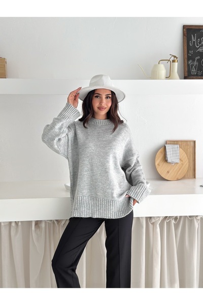 Dumy Hommy Crew Neck Sweater