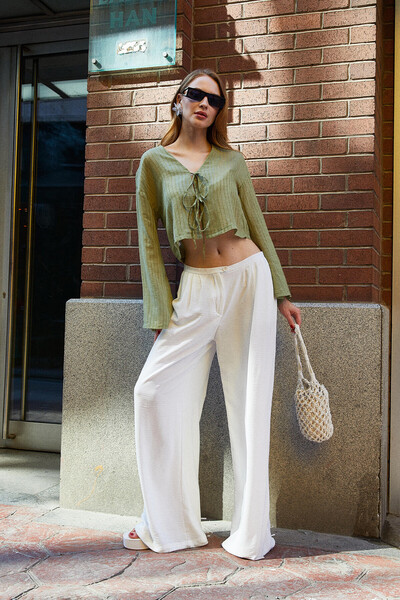 VAGGON Crop Blouse with Lace Detail