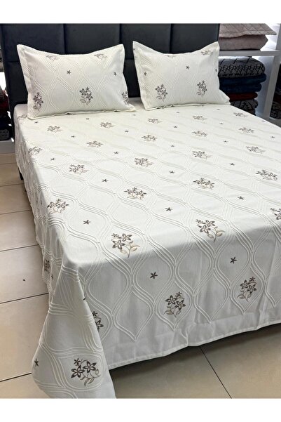 BERRY Dreams Embroidered Pique Set 260/260 cm Coffee Flower