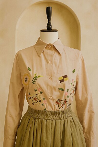 Naromi İşlemeli Motifli Gömlek