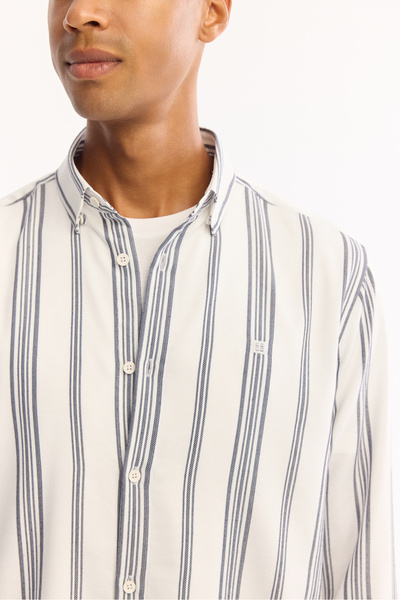 Avva Men's Navy Blue Bottomed Collar Striped Comfort Fit Long Sleeve Shirt A52Y2057
