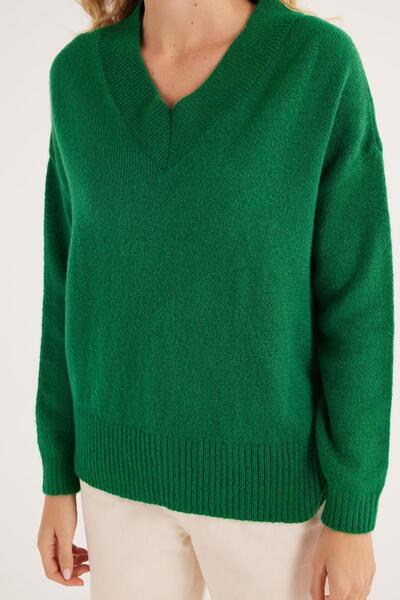 Tudors Women's Slim Fit Slim Fit V-Neck Green Sweater