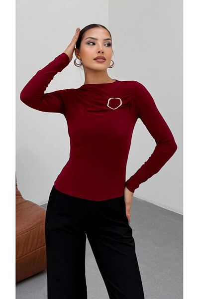 Butik Beyza Sandy Stretchy Blouse with Chest Accessory Detail