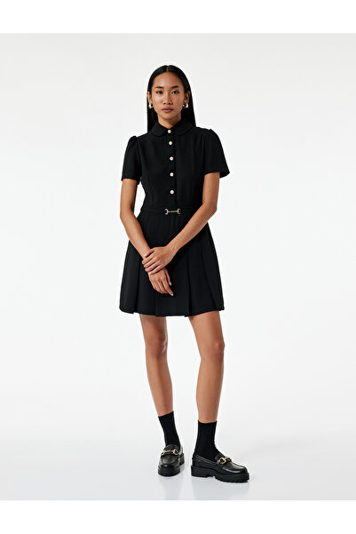 Koton Mini rochie pliată cu guler polo cu mânecă scurtă, cu butoane și accesorii metalice