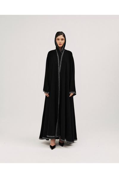 SOROSE SA عباية باربي كلوش بتطريز هاري أبيض وكريستال أسود - لف