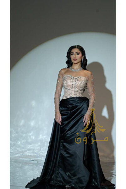Narin Boutique Luxurious crystal-embellished evening dress