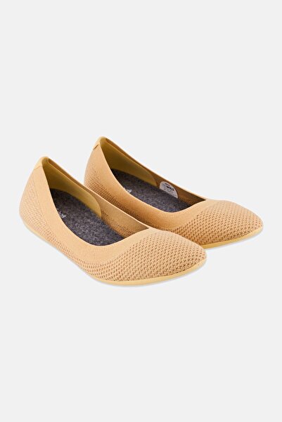 Allbirds حذاء مسطح عريض سهل الارتداء للنساء، بيج