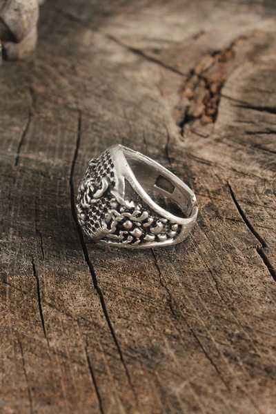 shopwave Antique Silver Color Scorpion Embroidery Adjustable Men's Ring