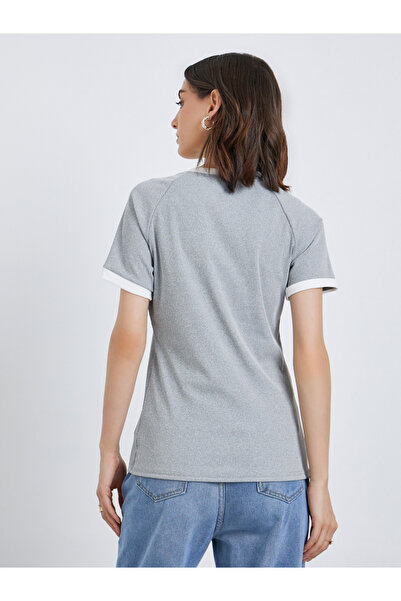 Styli Contrast Trim Ribbed Knit T-Shirt