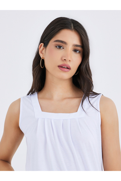 Styli Solid Square Neck Sleeveless Top