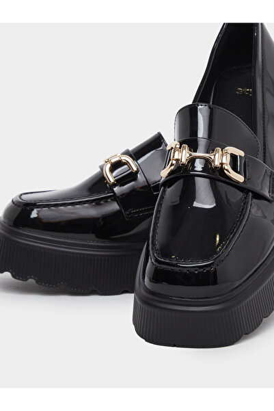 Styli Women Toggle Lace Up Sneakers