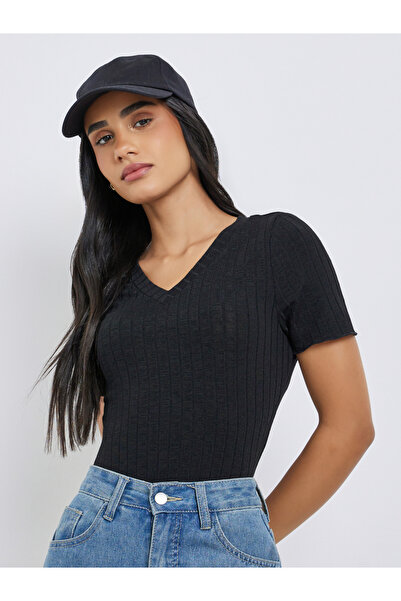 Styli Black Ribbed V Neck Bodysuit