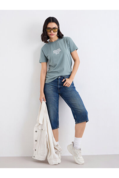 Styli تي شيرت بقصّة عادية وتفاصيل مطرزة