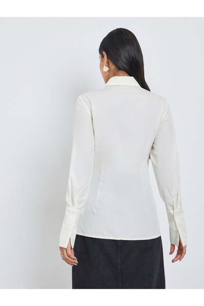 Styli Solid Buttoned Spread Collar Shirt