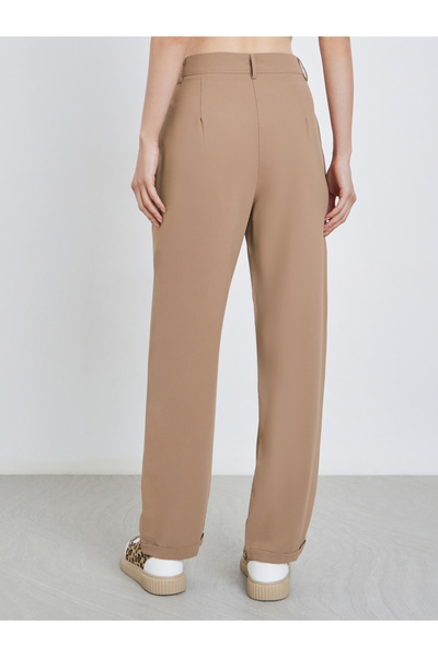 Styli Plain Mid Rise Pocket Detail Pants