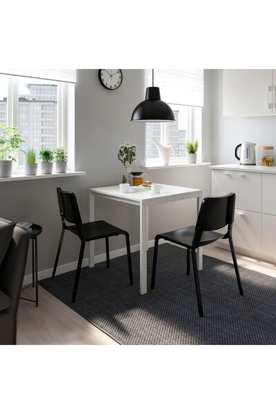 IKEA plastik sandalye, siyah