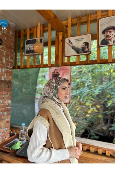 KUQOS Rumi Patterned Scarf